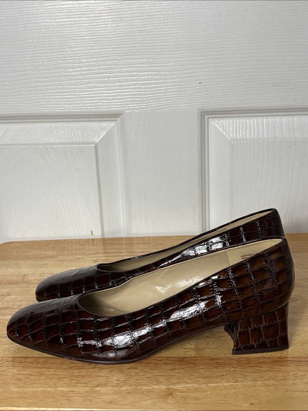 ETIENNE AIGNER Brown Patent Leather Croc Embossed Low Heel SARAH Pumps Size 8.5